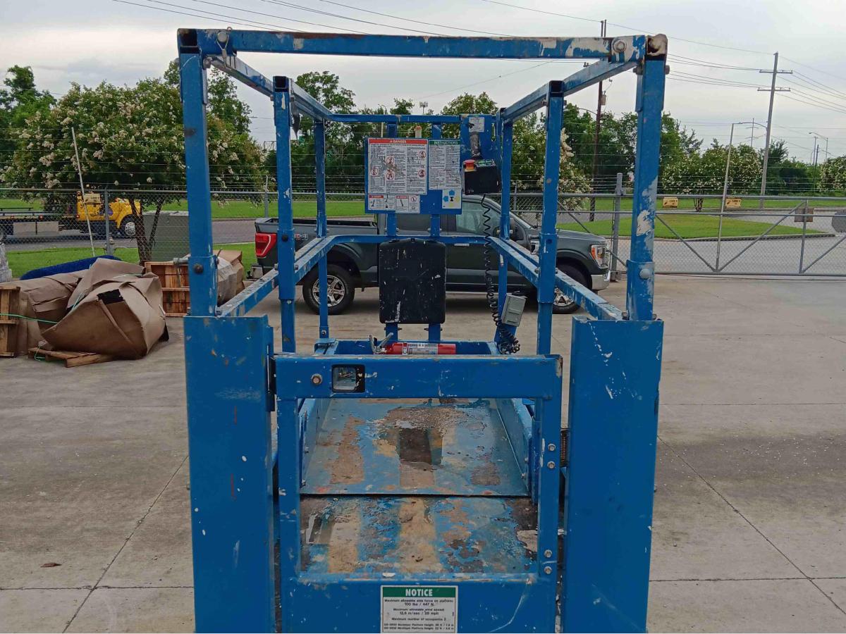 2017 Genie GS-3232