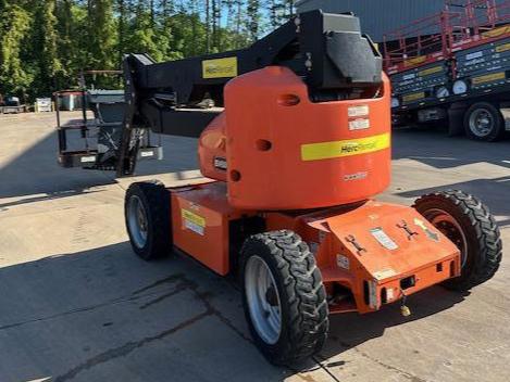 2015 JLG E450AJ