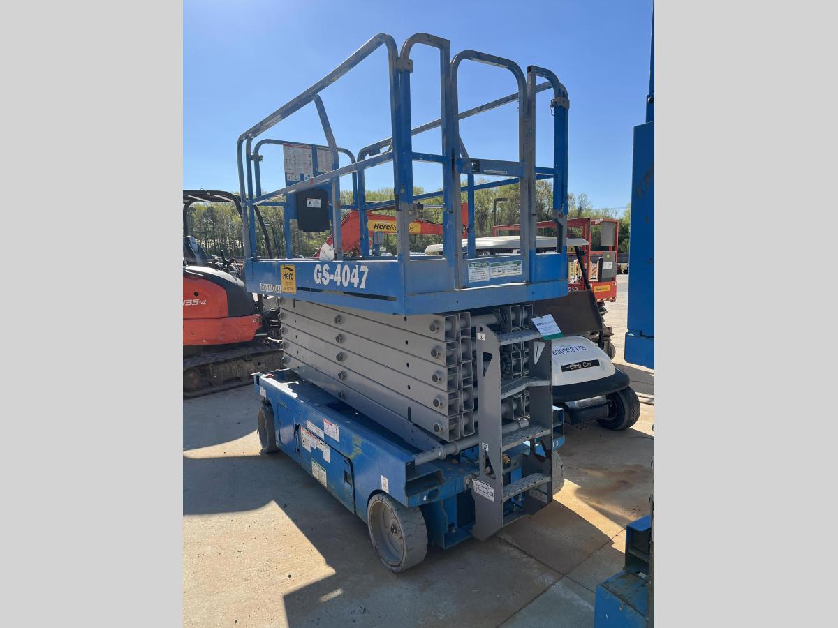 2017 Genie GS-4047