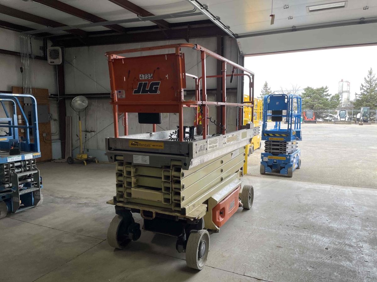 2014 JLG 3246ES