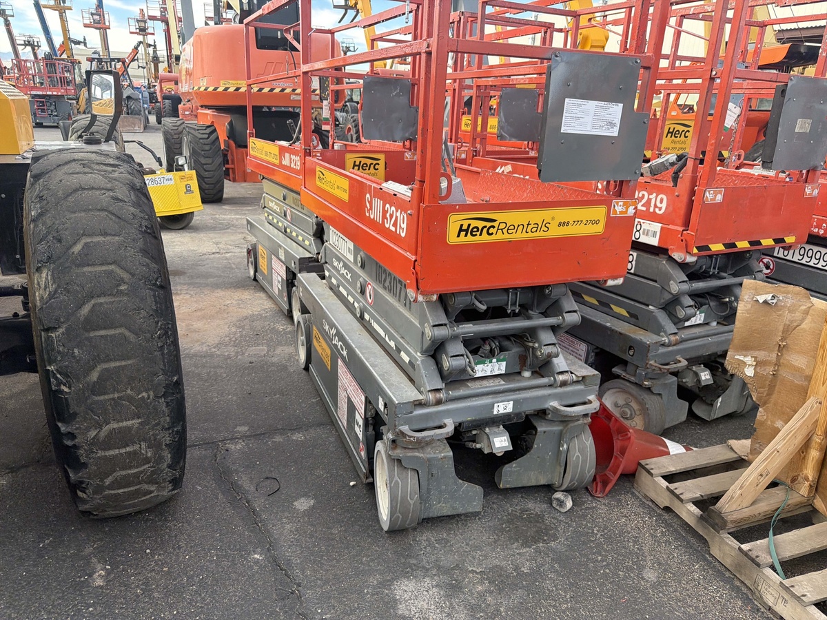 2017 Skyjack SJ3219