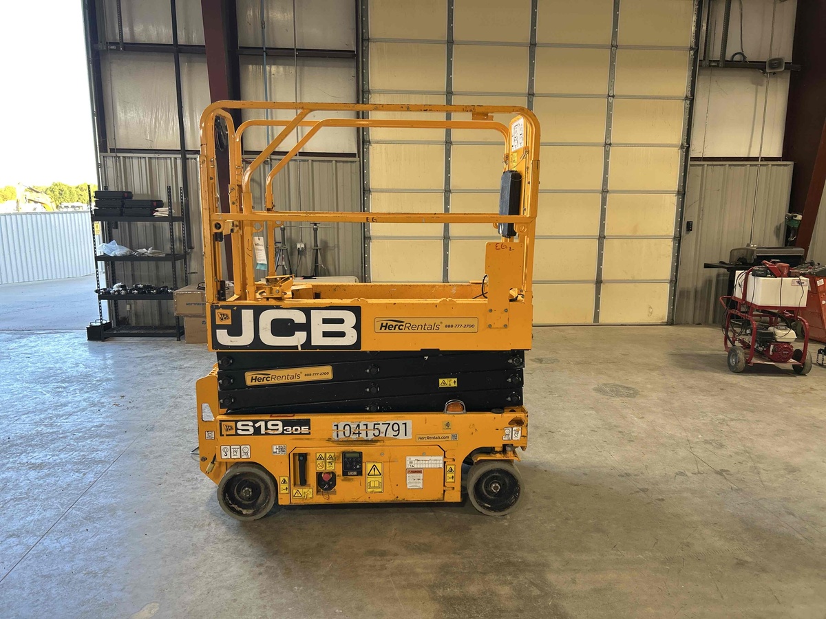 2023 JCB S1930E