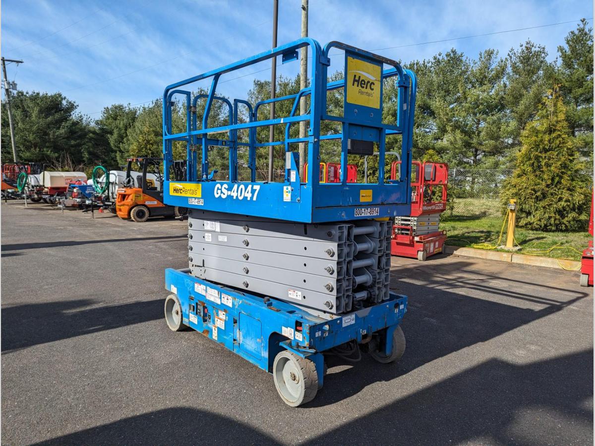 2017 Genie GS-4047