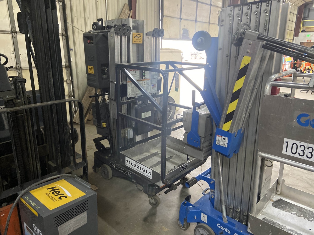 2020 JLG 30AM-3