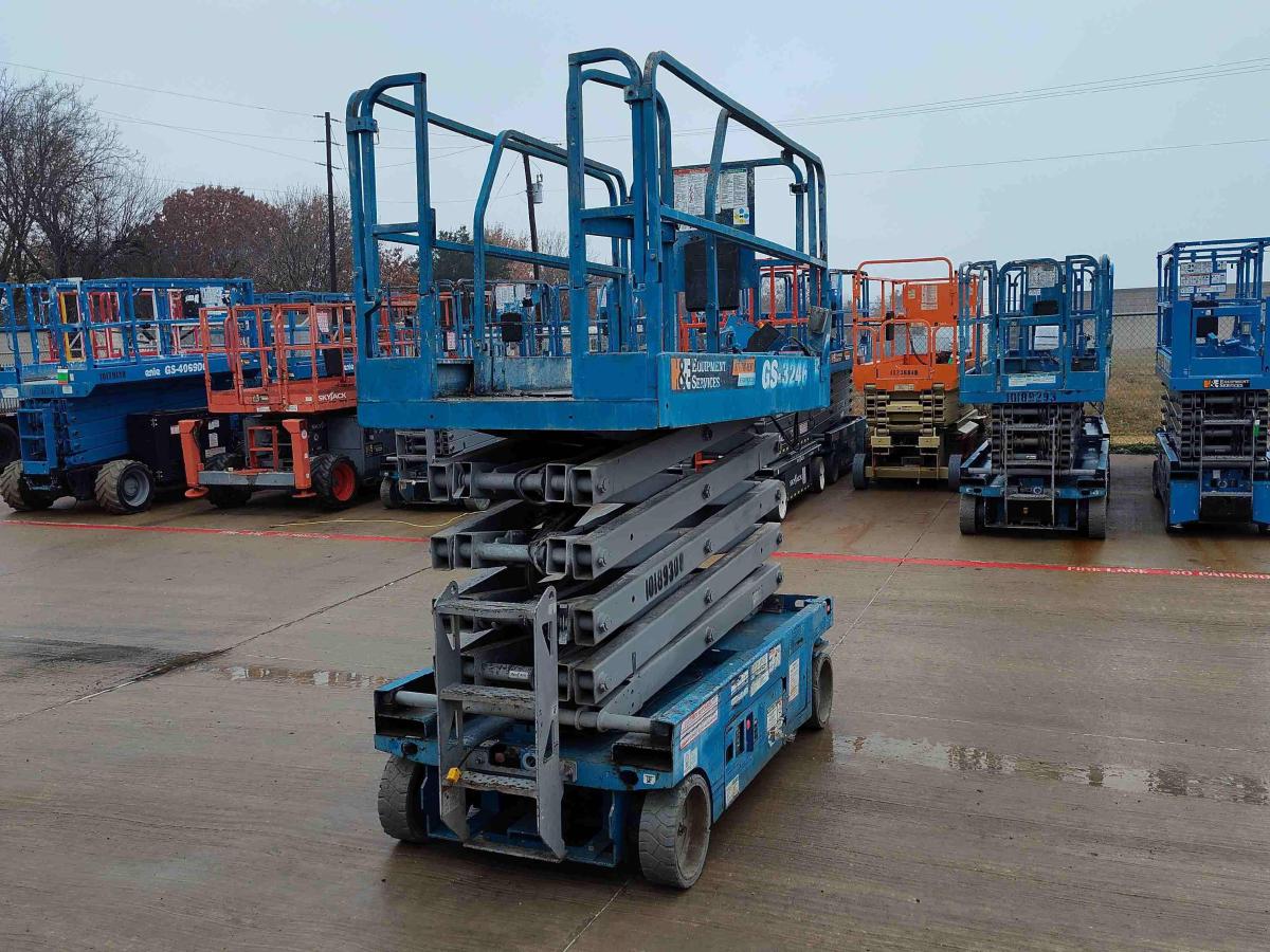 2016 Genie GS-3246-3
