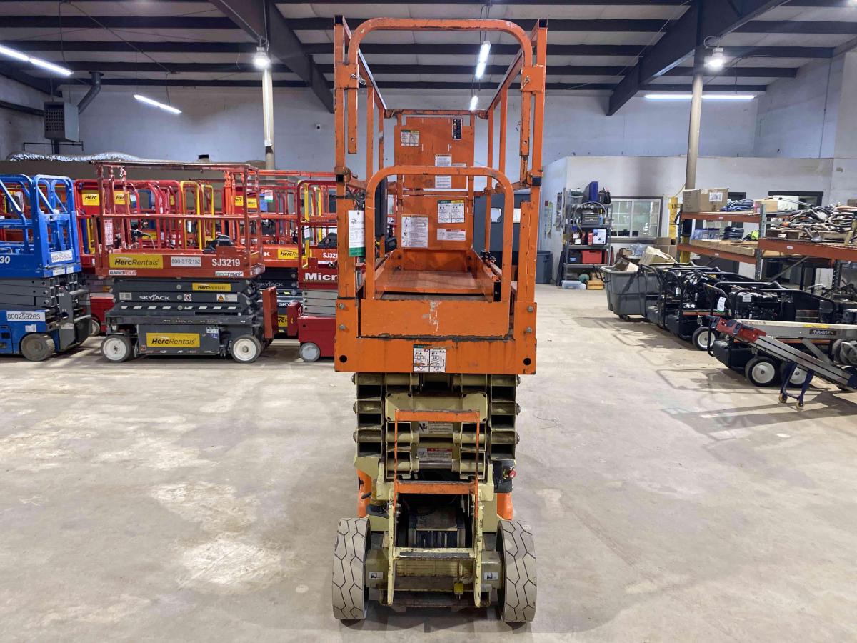2018 JLG 2632ES-4