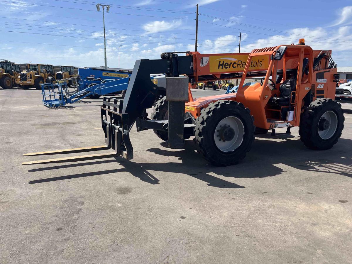 2019 SkyTrak 10042