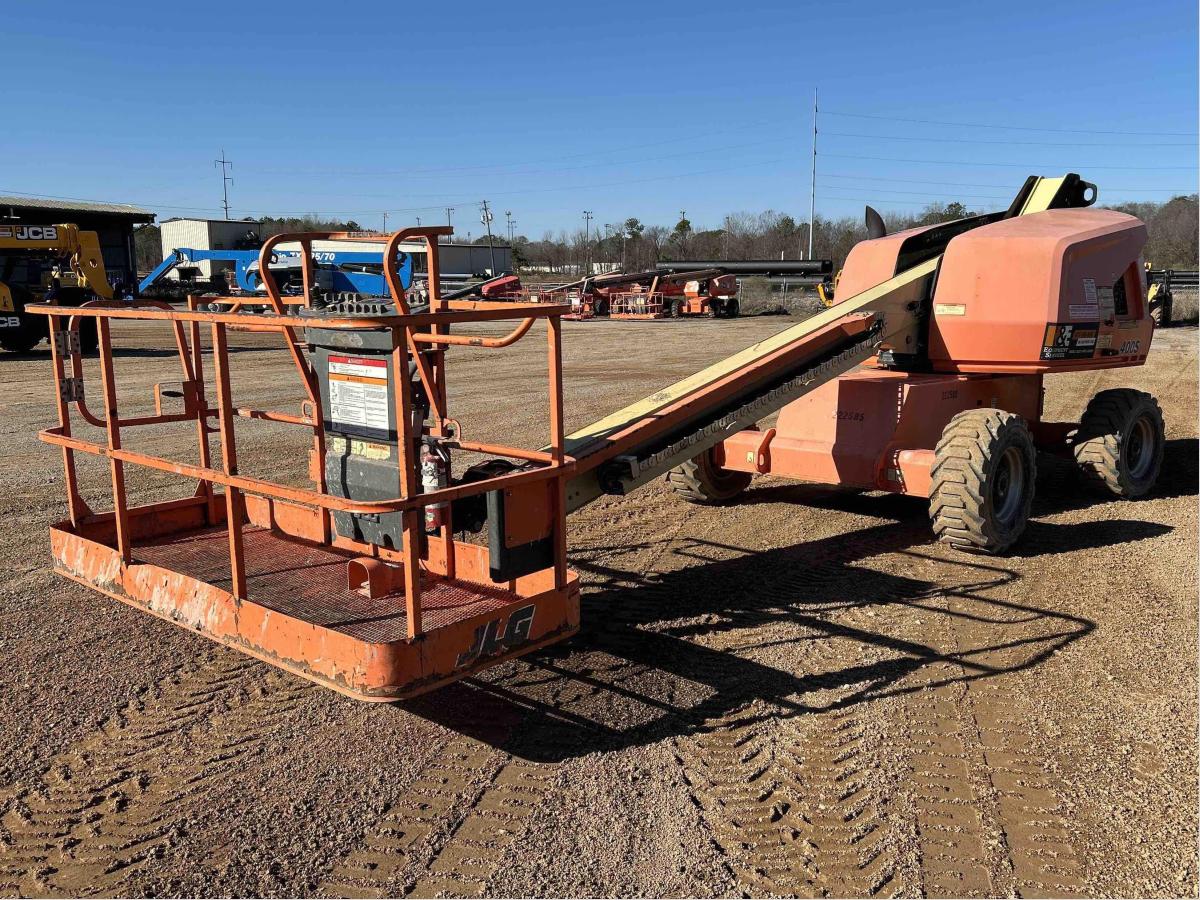 2016 JLG 400S