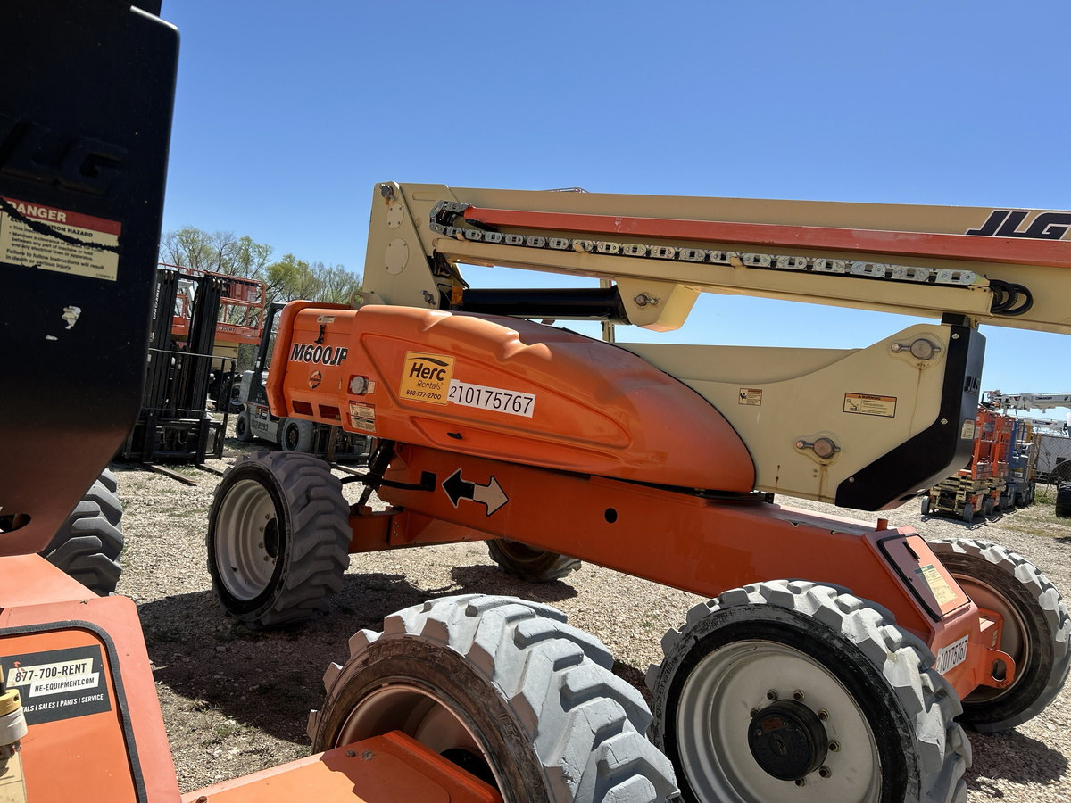 2015 JLG M600JP-3