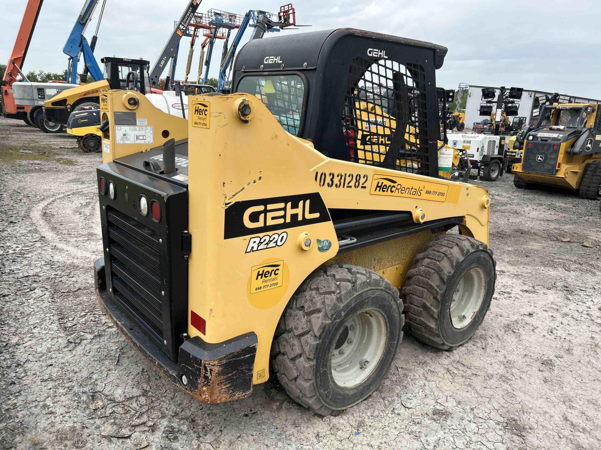2021 Gehl R220-4