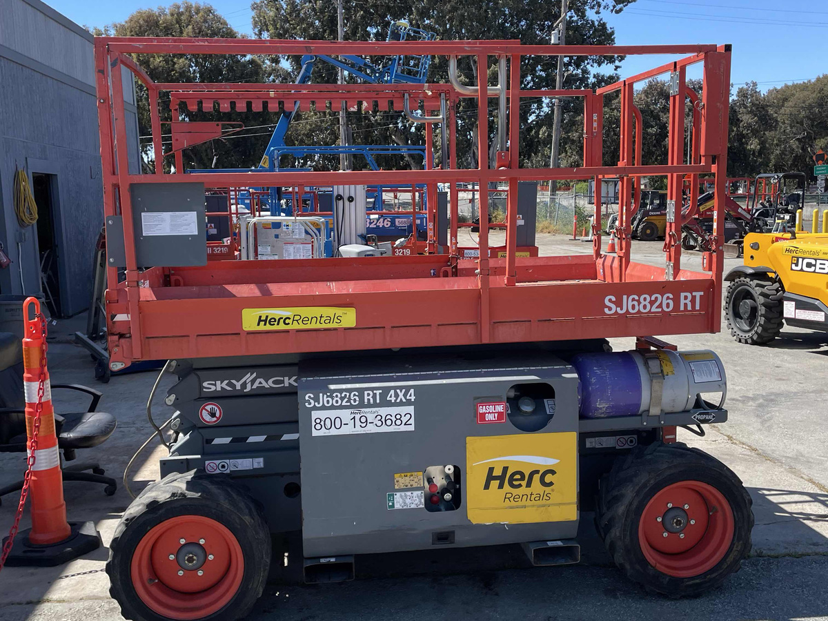 2018 Skyjack SJ-6826RT-2