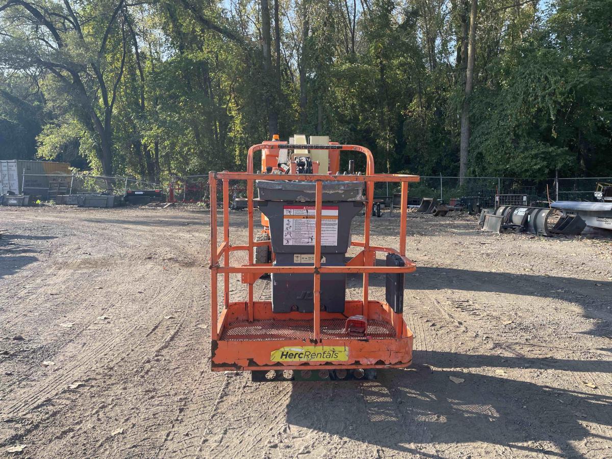 2013 JLG E300AJP