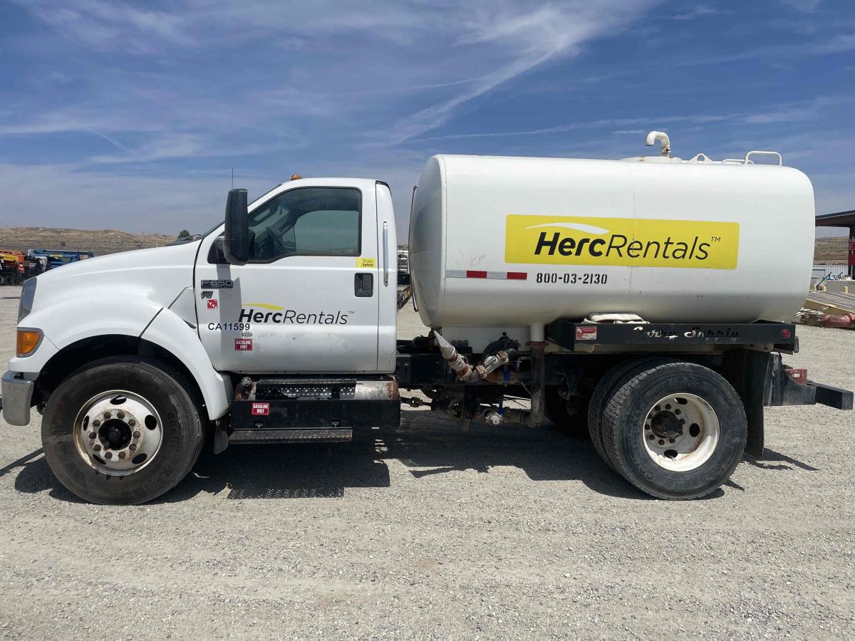 2015 Ford F650-7