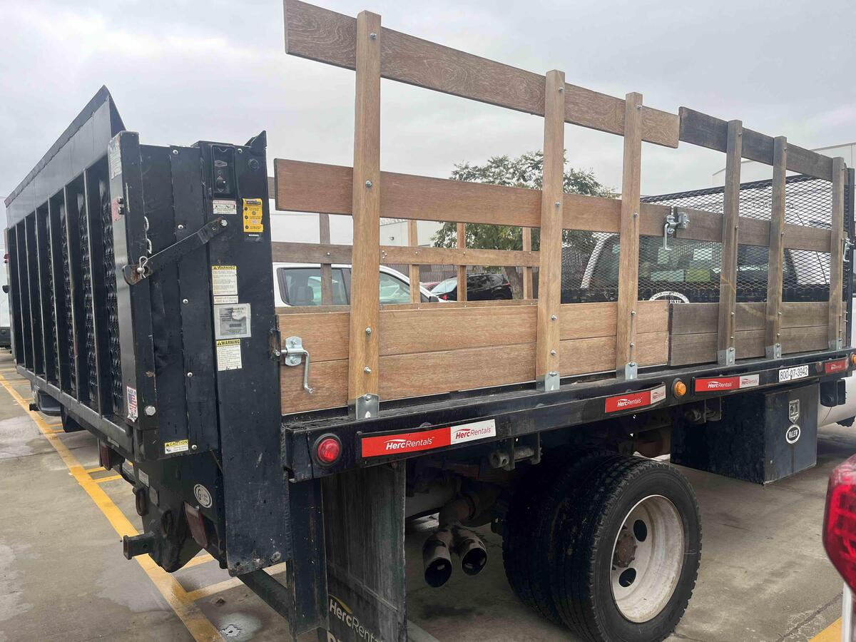 2016 Ford F550-13