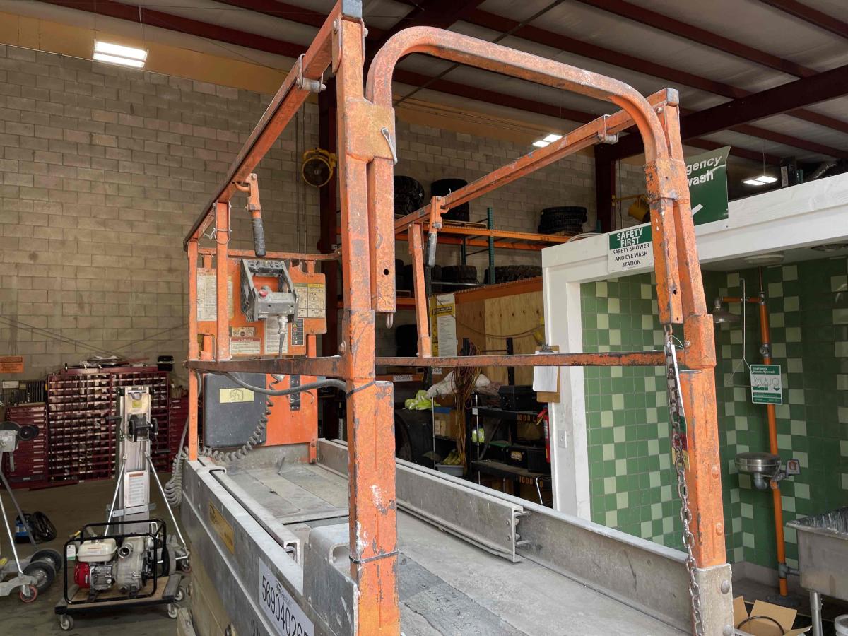 2010 JLG 2630ES