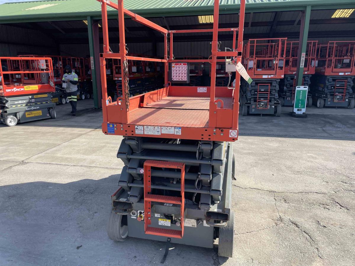 2017 Skyjack SJ4632
