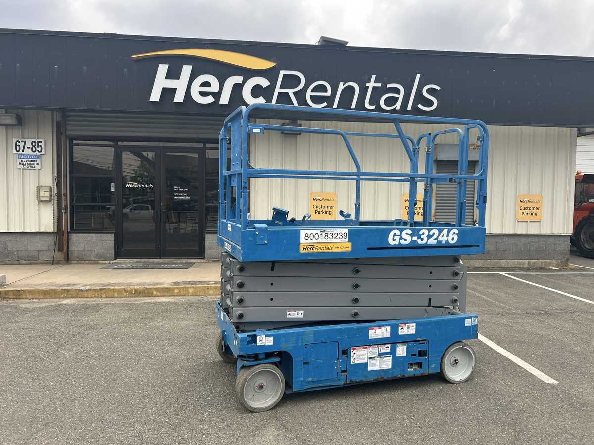 2017 Genie GS-3246