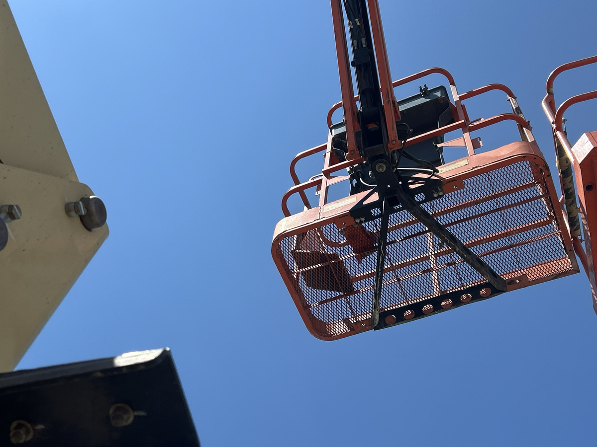 2018 JLG E450AJ-5
