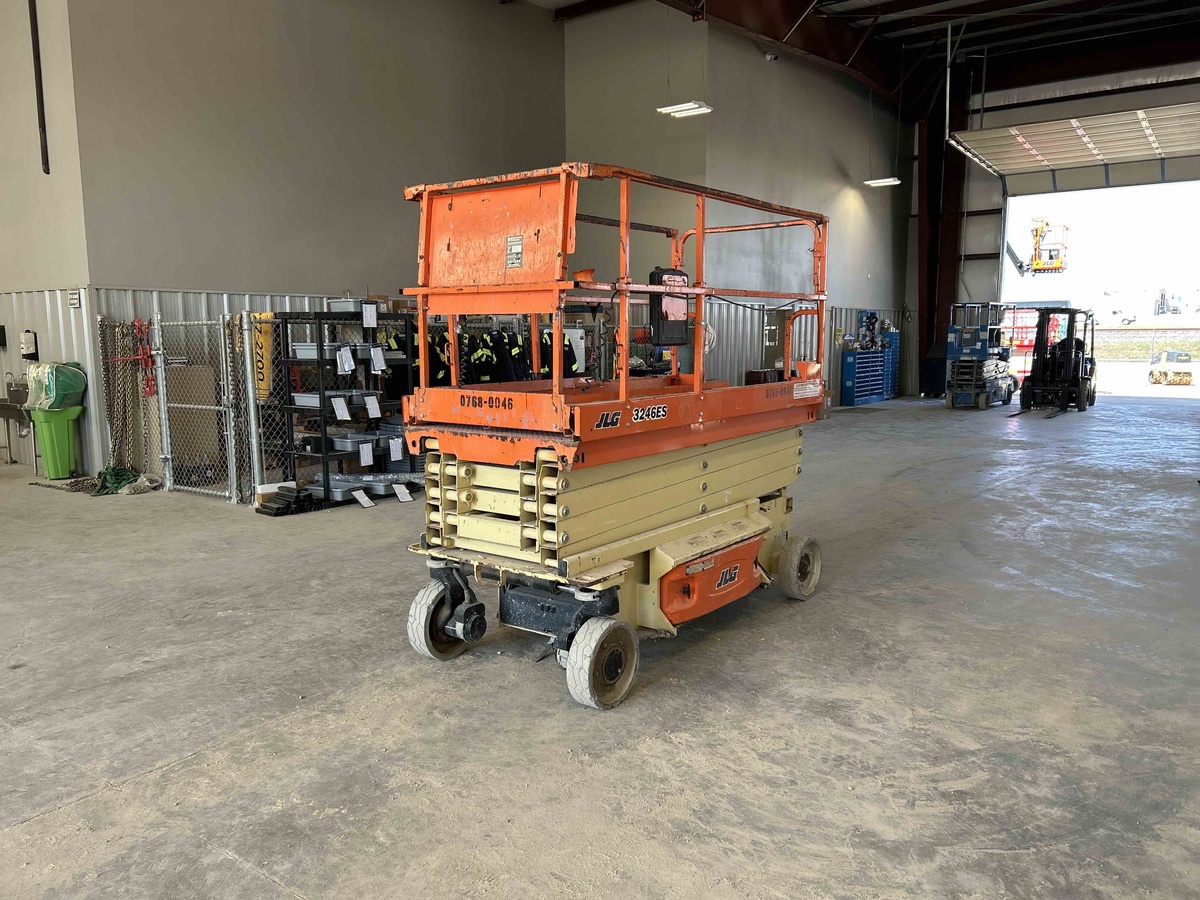 2018 JLG 3246ES-4