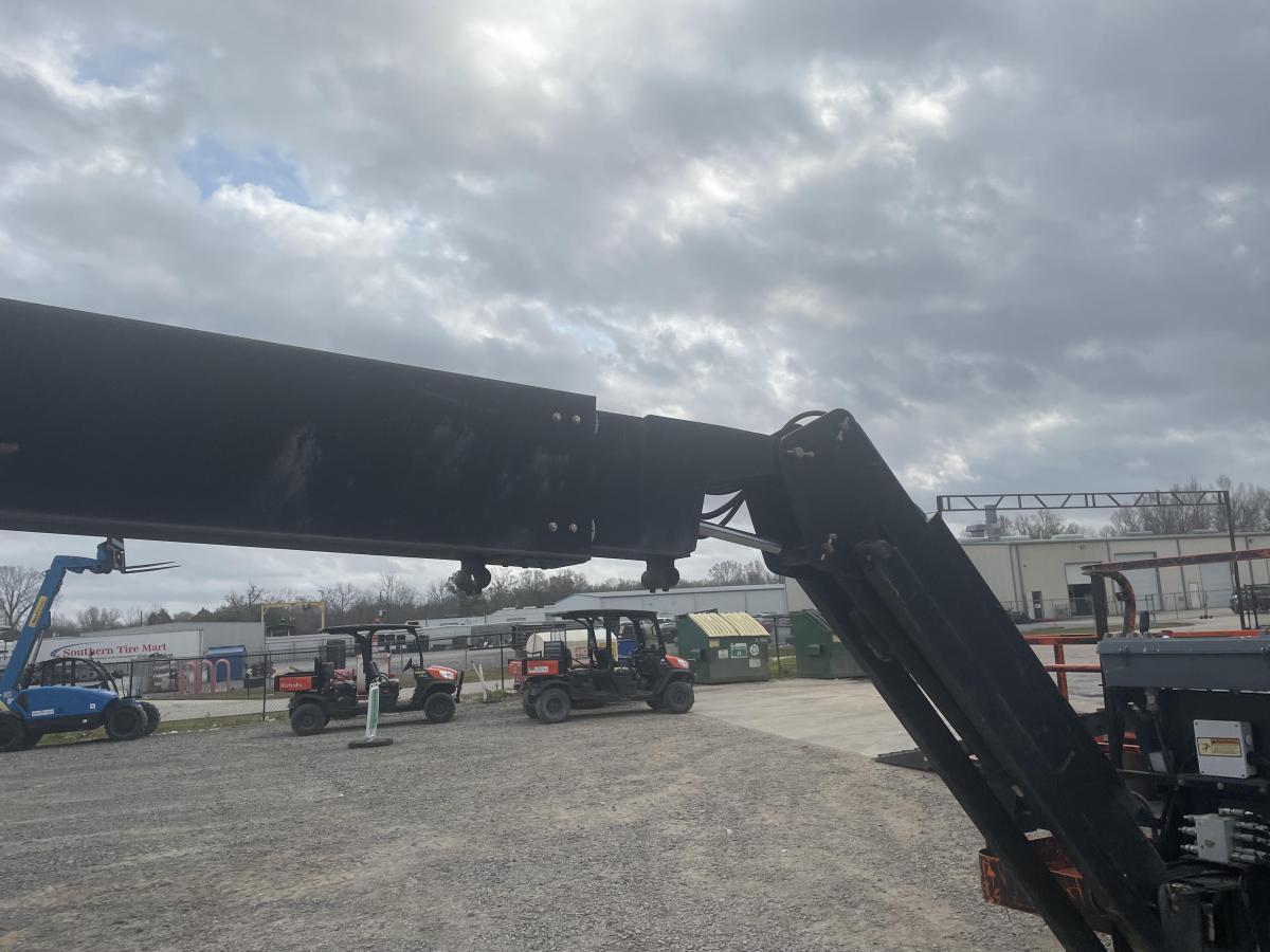 2014 JLG 800AJ