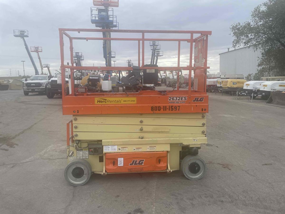 2016 JLG 2632ES