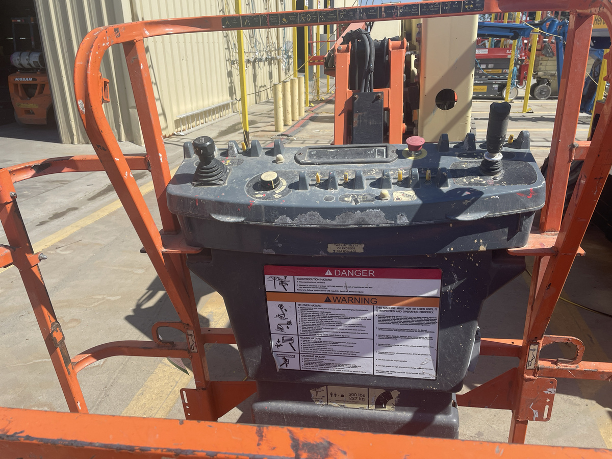 2018 JLG E450AJ-5