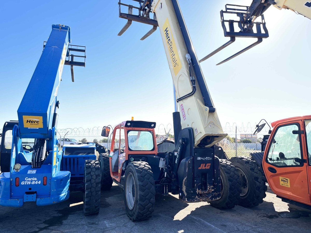 2016 JLG 1055-1