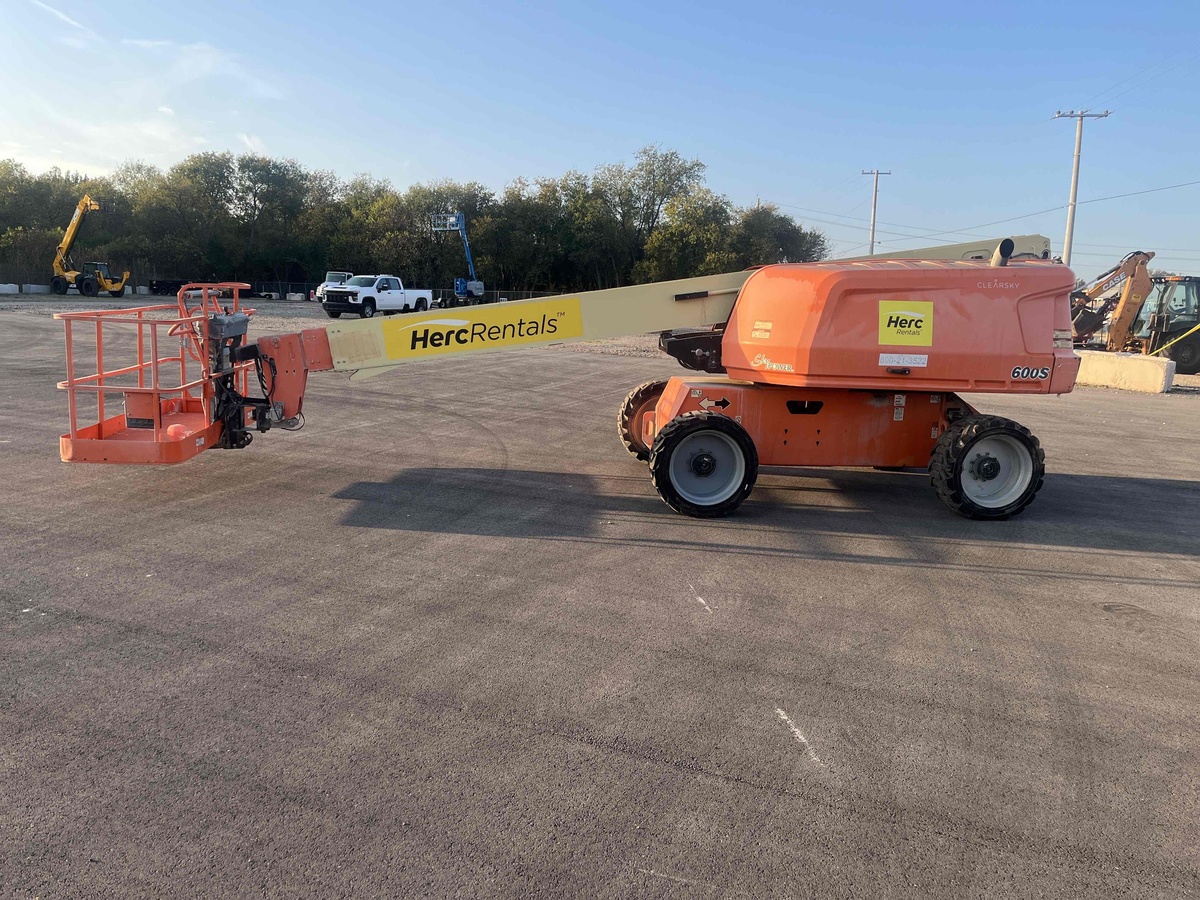 2018 JLG 600S-5