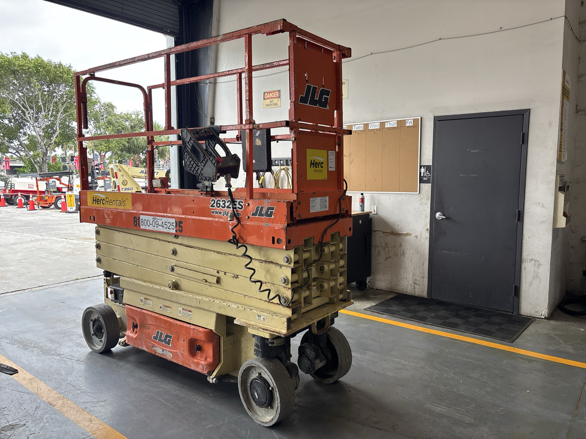 2016 JLG 2632ES-4