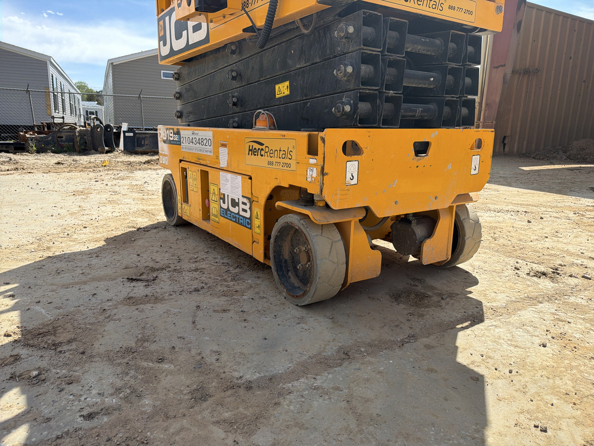 2024 JCB S1932E-13