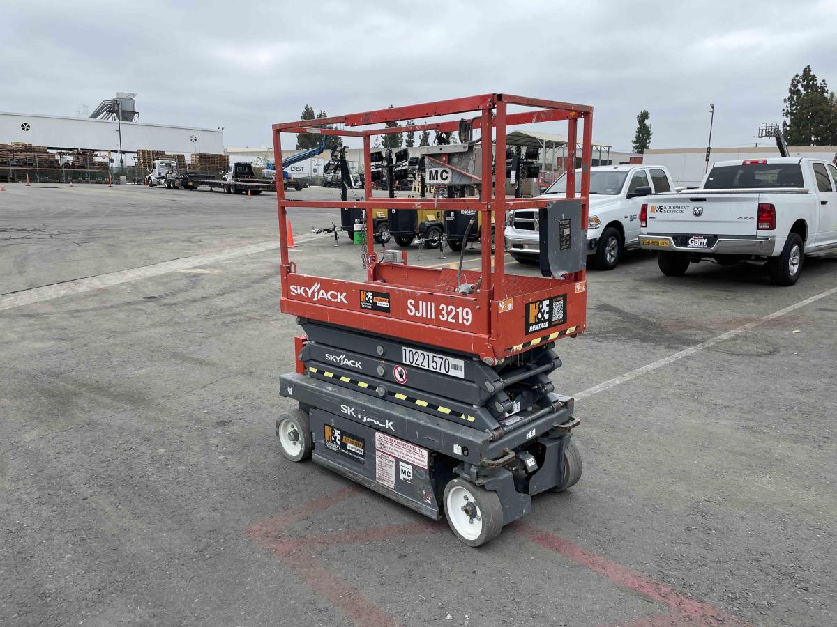 2017 Skyjack SJ3219