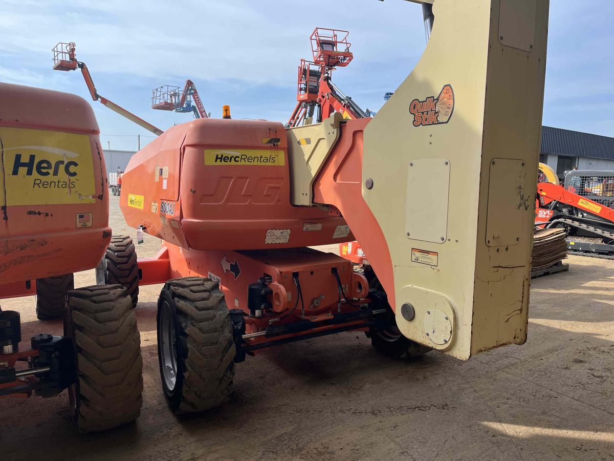 2017 JLG 800AJ-4