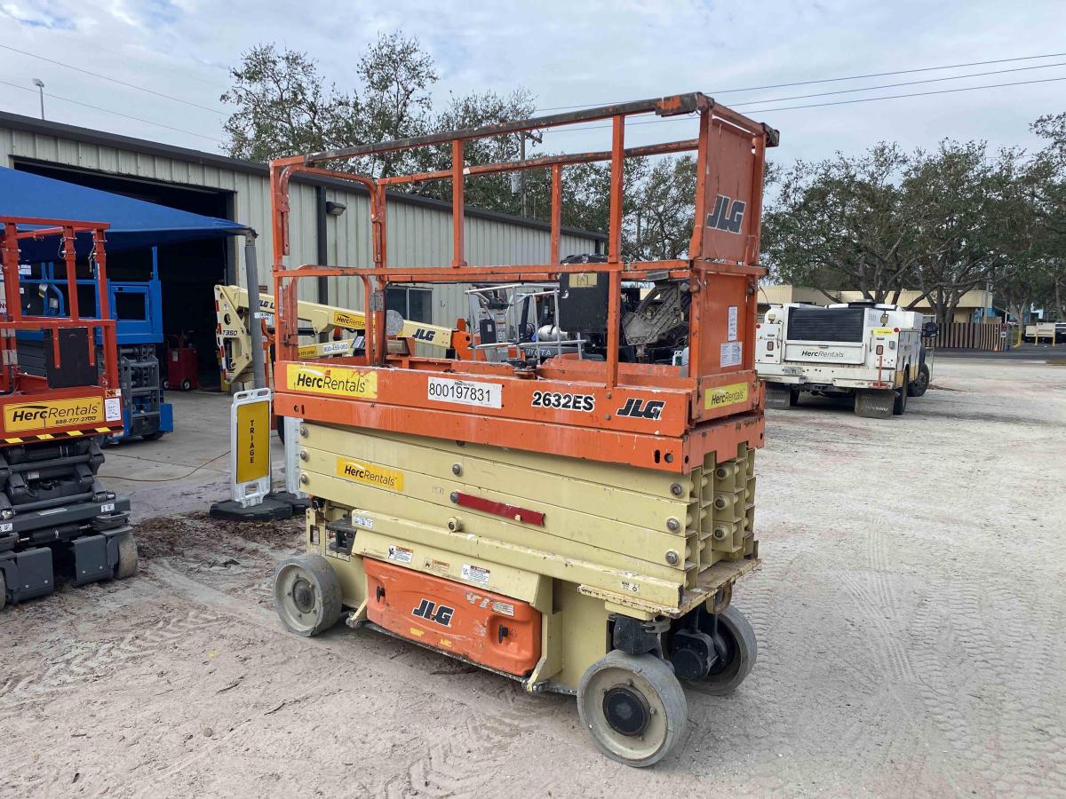 2018 JLG 2632ES