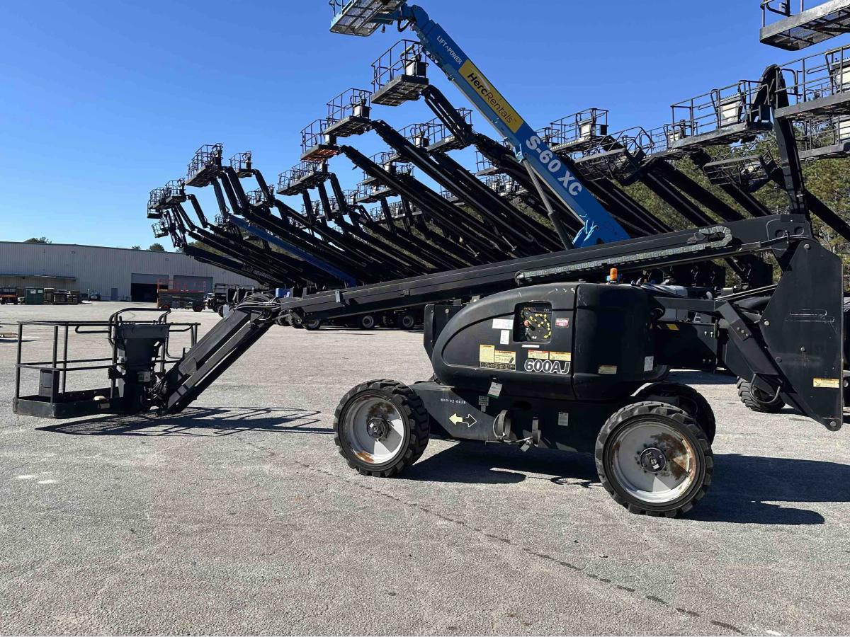 2014 JLG 600AJ