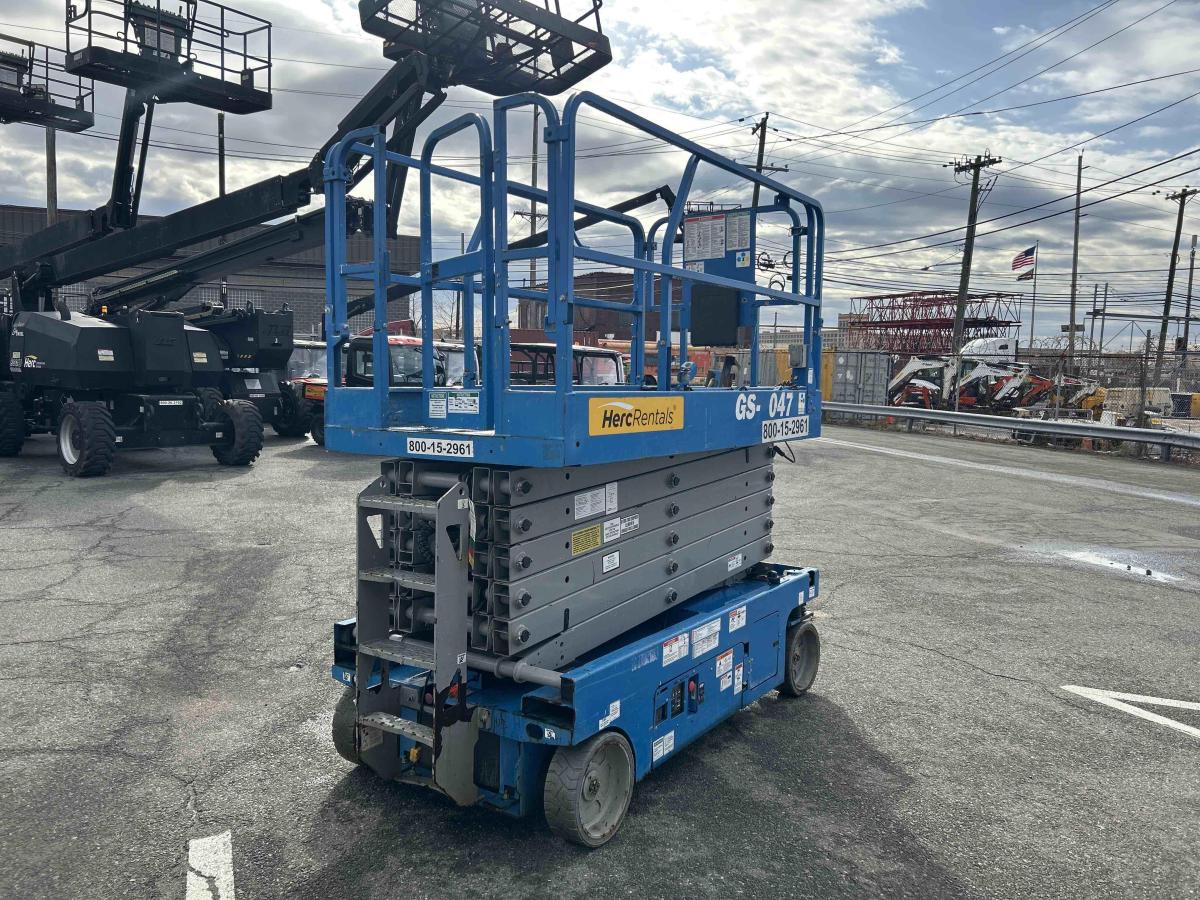 2017 Genie GS-4047