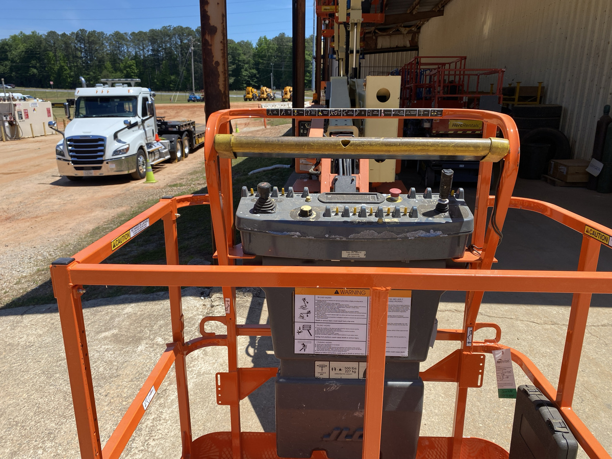 2018 JLG E400AJPN-5