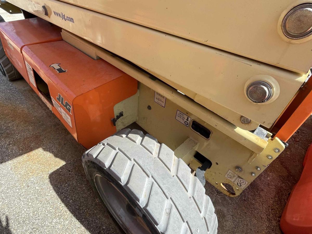 2017 JLG 4069LE