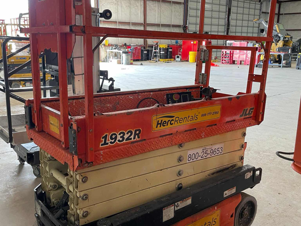2019 JLG 1932R