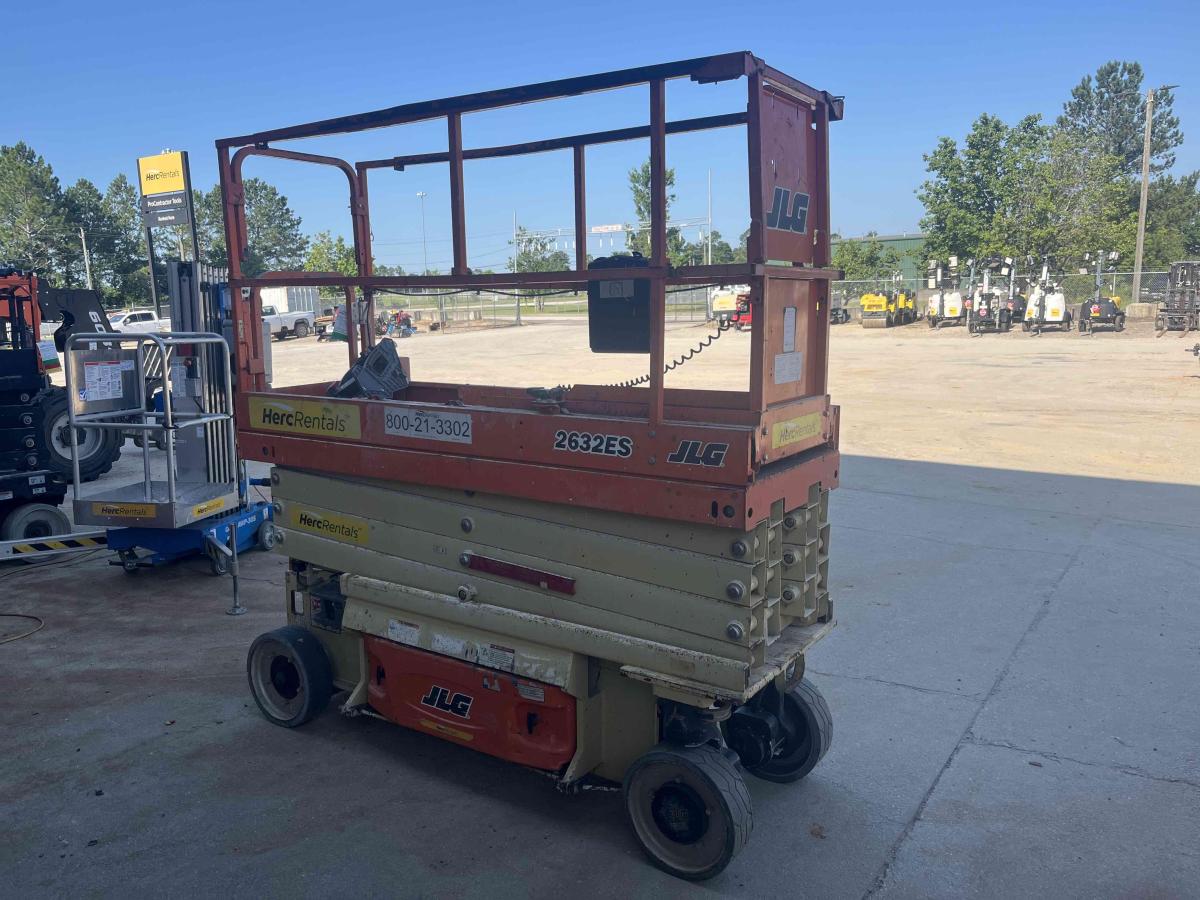 2018 JLG 2632ES-3