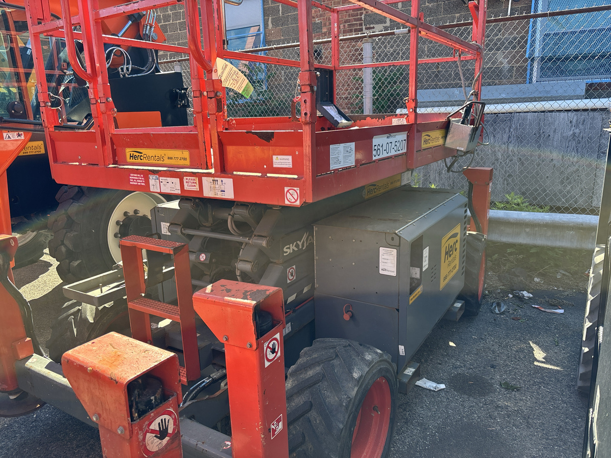 2019 Skyjack SJ-6832RT