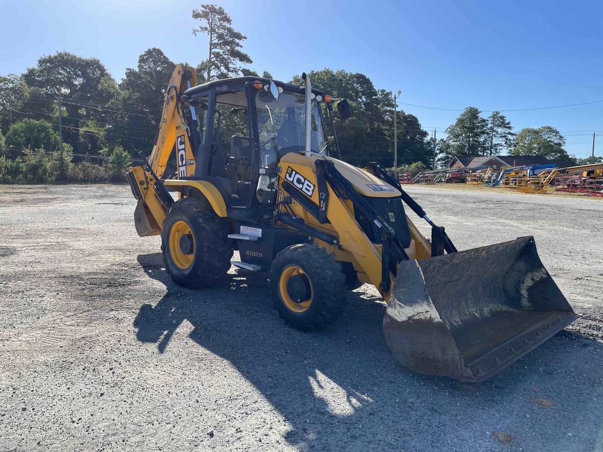 2022 JCB 3CX-4