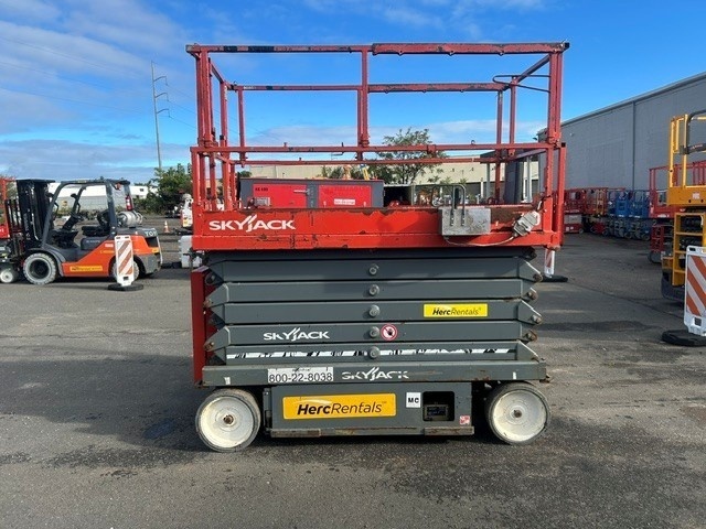 2018 Skyjack SJ4740