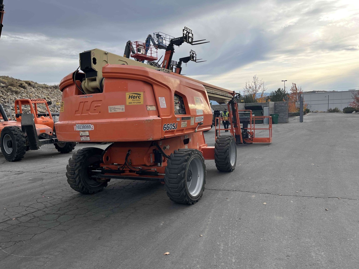 2018 JLG 660SJ-4
