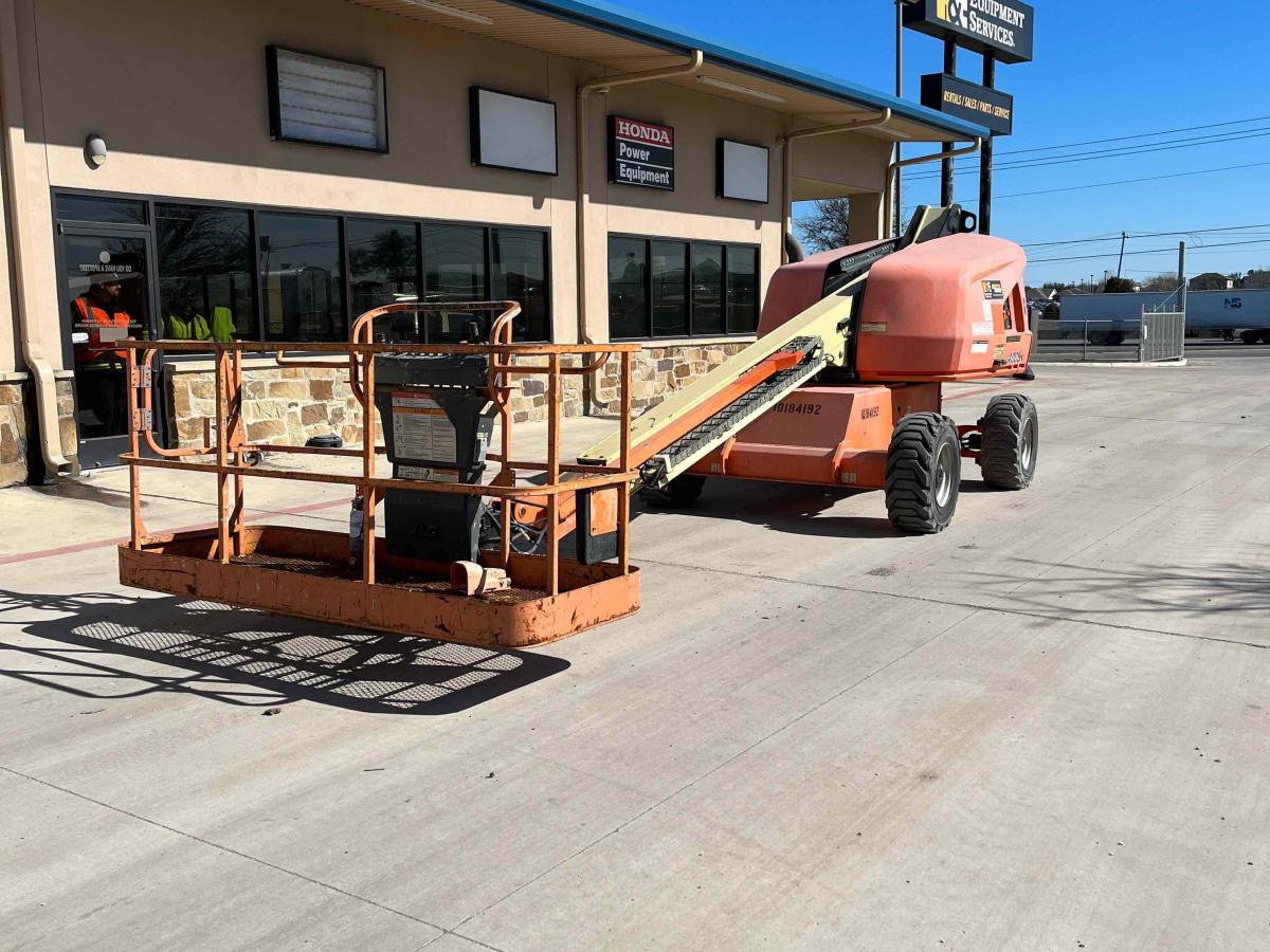 2016 JLG 400S