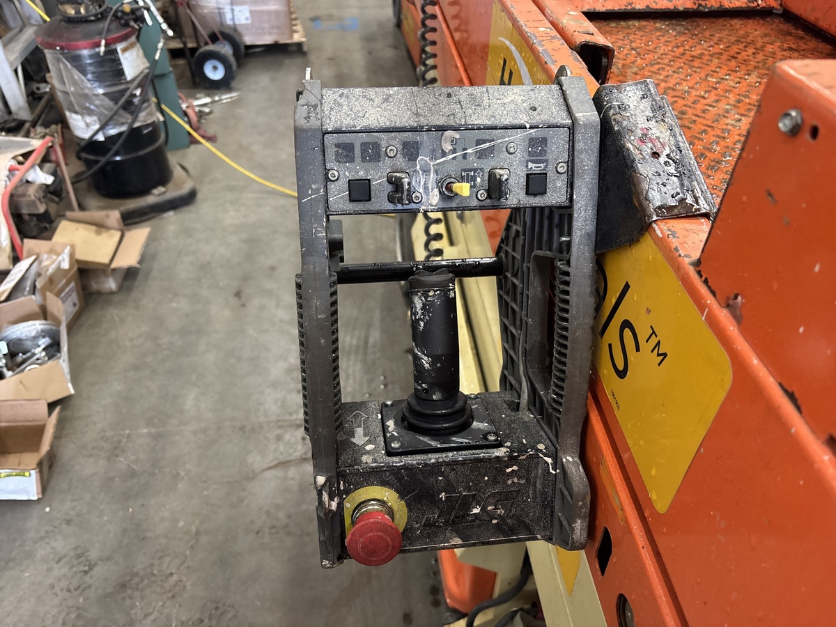 2018 JLG 2632ES-14