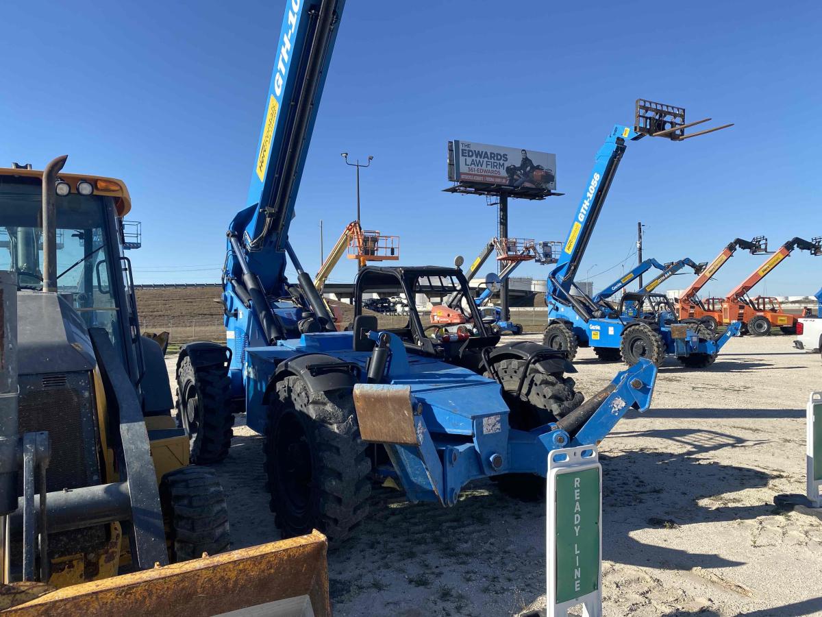 2017 Genie GTH-1056