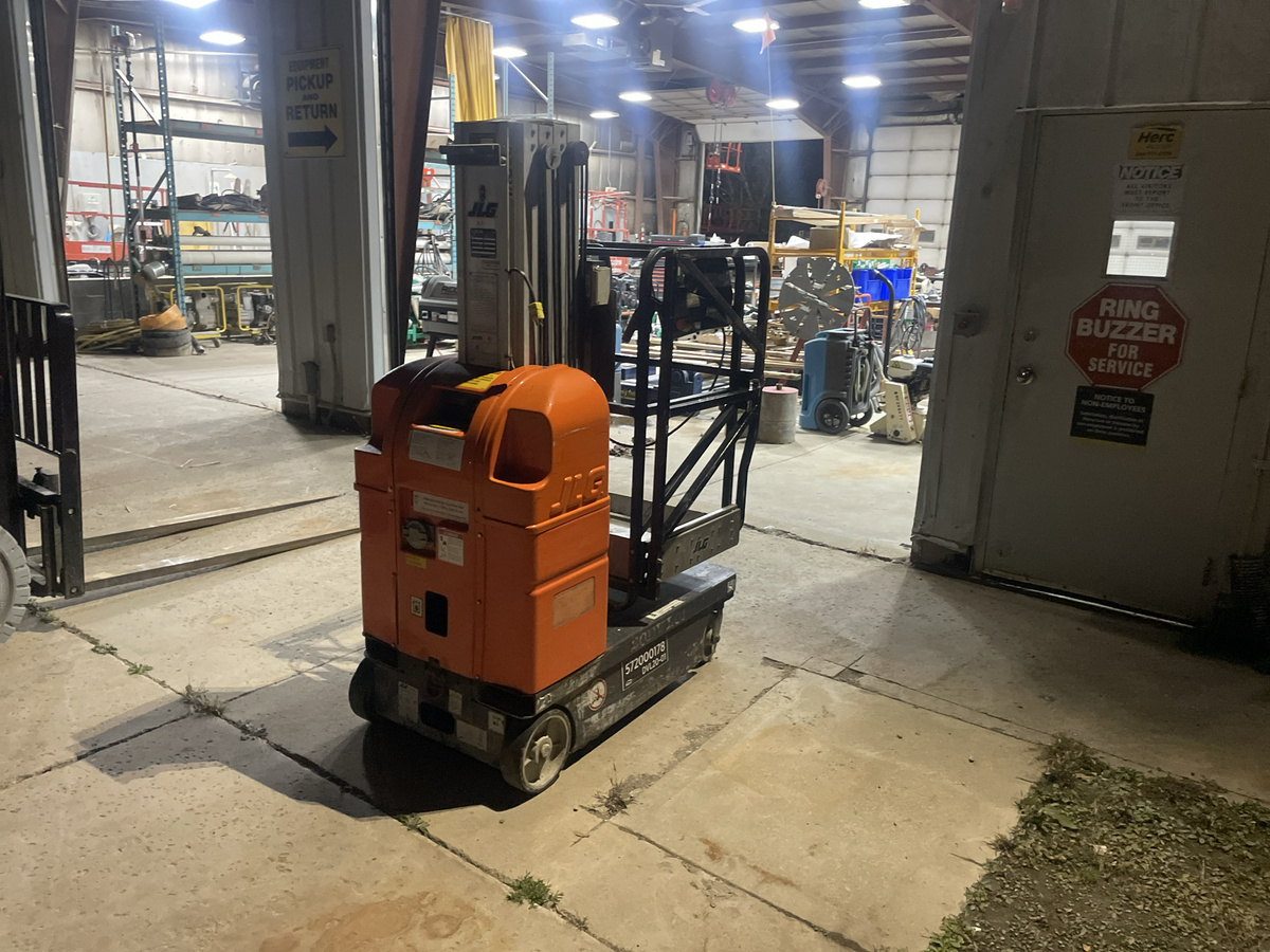 2002 JLG 20DVL-3