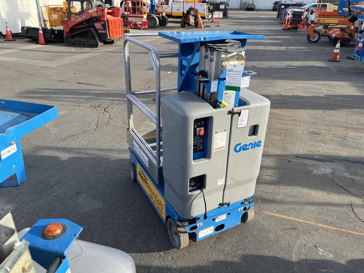 2018 Genie GR-12
