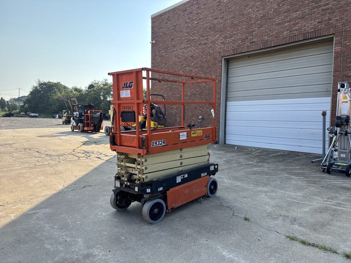 2018 JLG 1932R