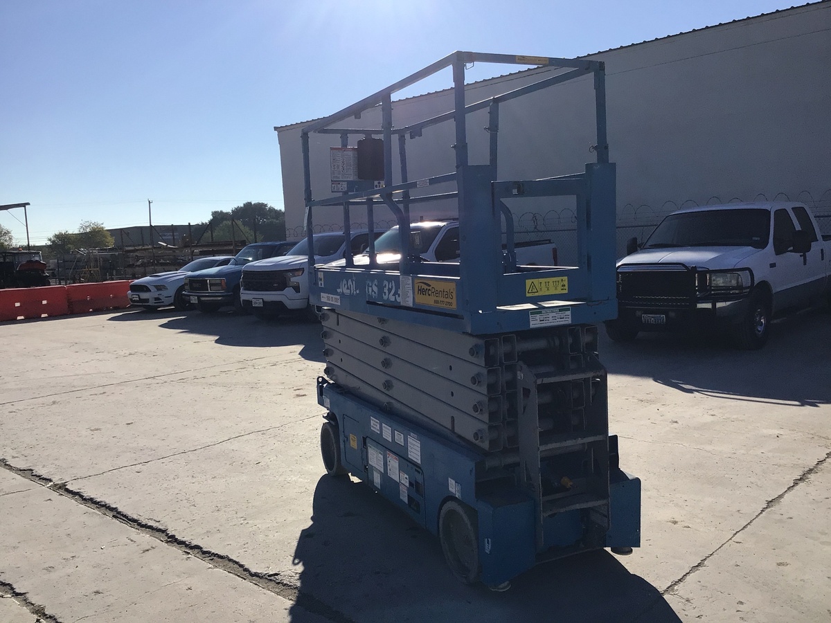 2017 Genie GS-3232-6